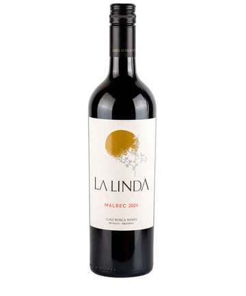 Wine bottle labeled 'La Linda' on a white background