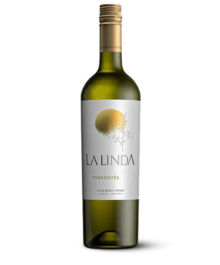 Wine bottle labelled 'La Linda' on a white background