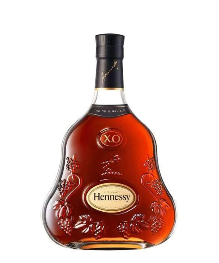 Hennessy X.O Cognac – luxurious extra old French cognac with deep amber color and complex flavor profile